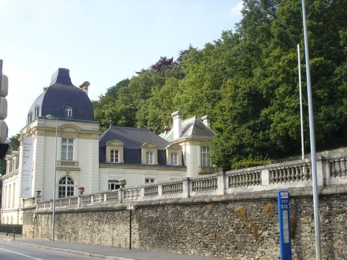 Photo de la mairie de jouy en josas