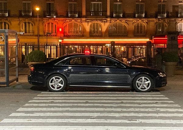 Voiture Audi A8 noir