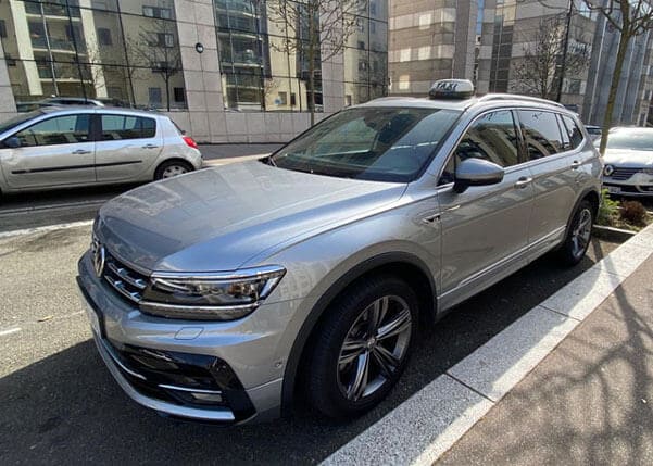 Voiture tiguan grise